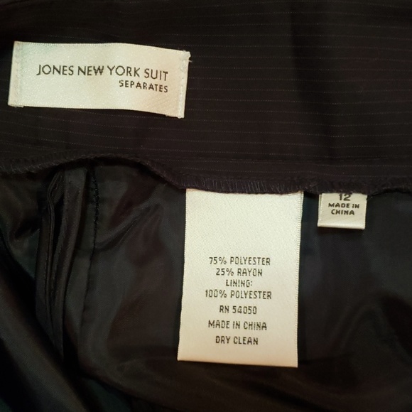 Jones New York navy blue pin-striped pant suit - Picture 6 of 8